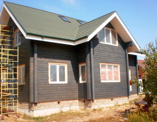 покраска деревянного дома