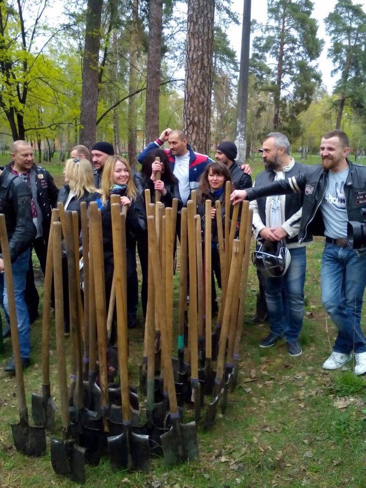 Na subbotnikah v Kieve vysadili 5 tys. derev'ev i 18 tys. kustov