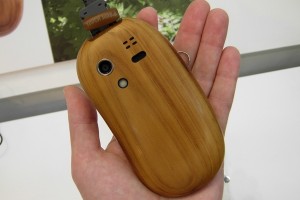 Unikal'nyj derevjannyj telefon Touch Wood SH-08