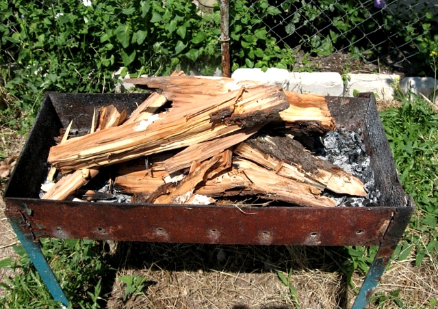 Фруктовые дрова для шашлыка